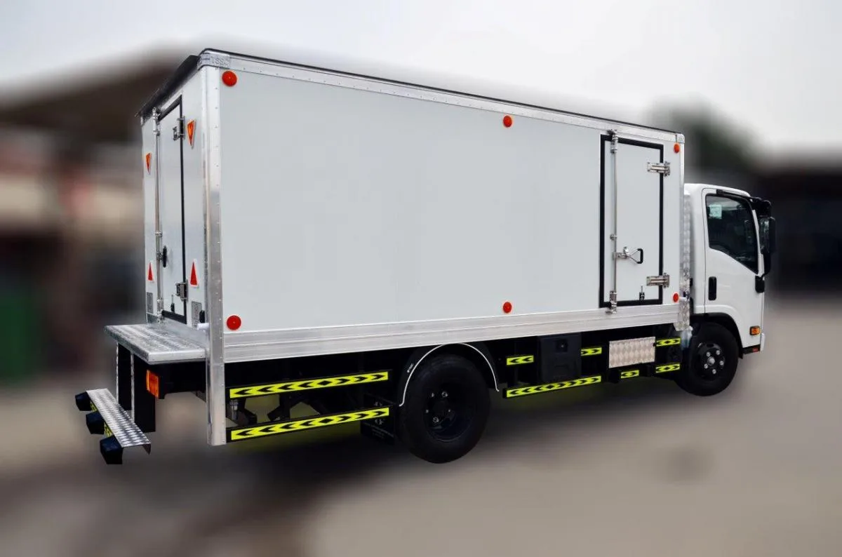 Mobil Box Pendingin Mobil Box Pendingin