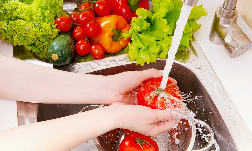 Mencuci Buah & Sayur